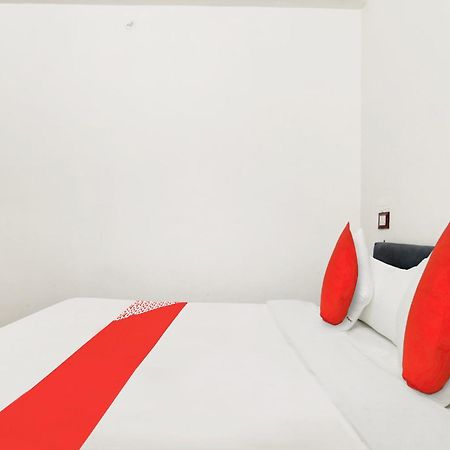 Oyo Flagship Hotel Shree United Indaur Kültér fotó