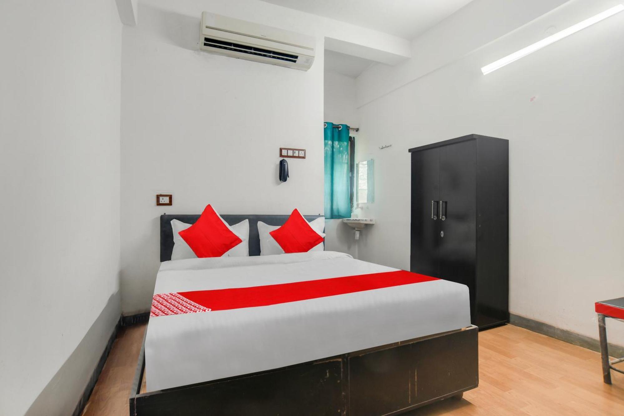 Oyo Flagship Hotel Shree United Indaur Kültér fotó