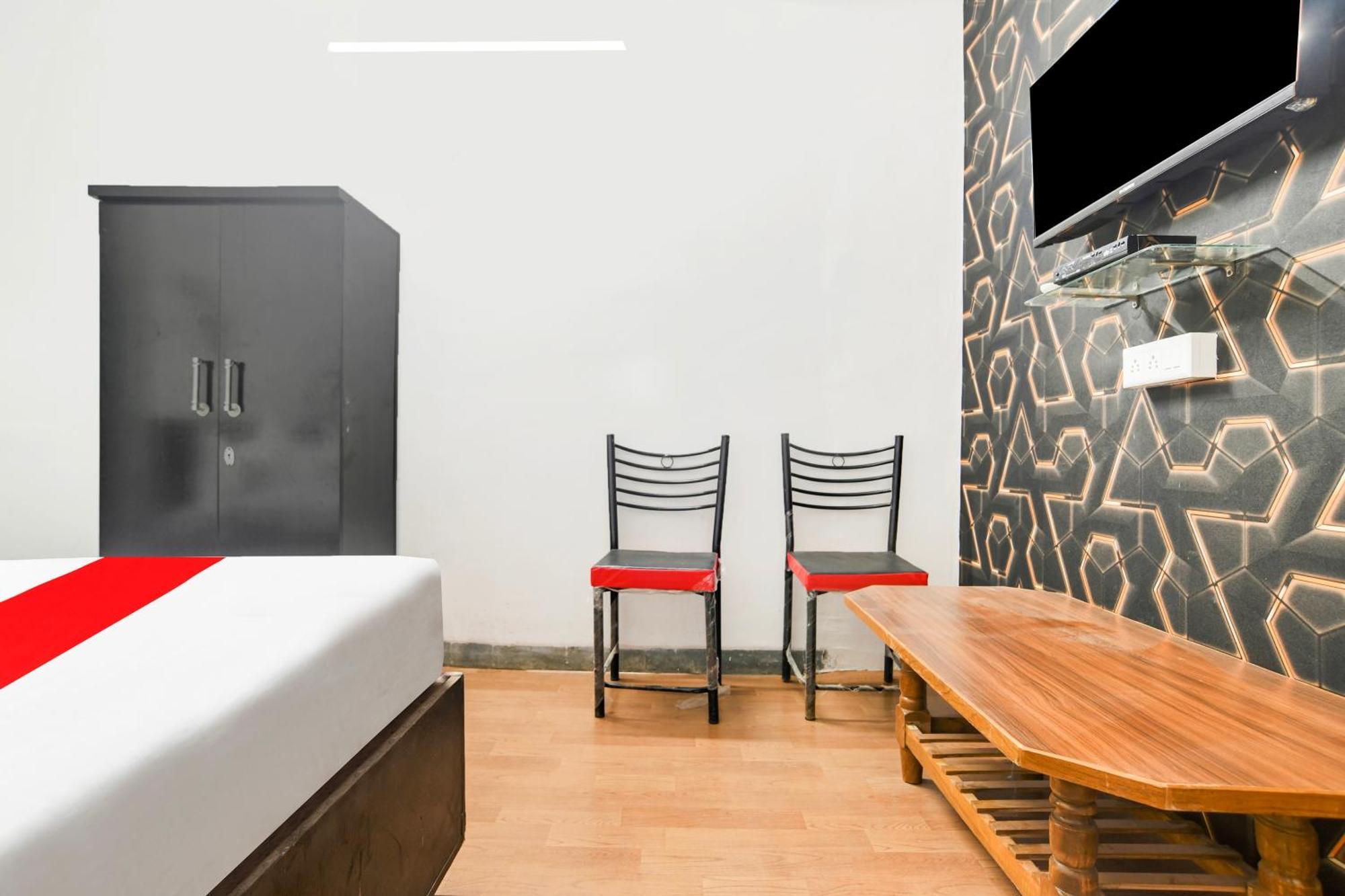 Oyo Flagship Hotel Shree United Indaur Kültér fotó