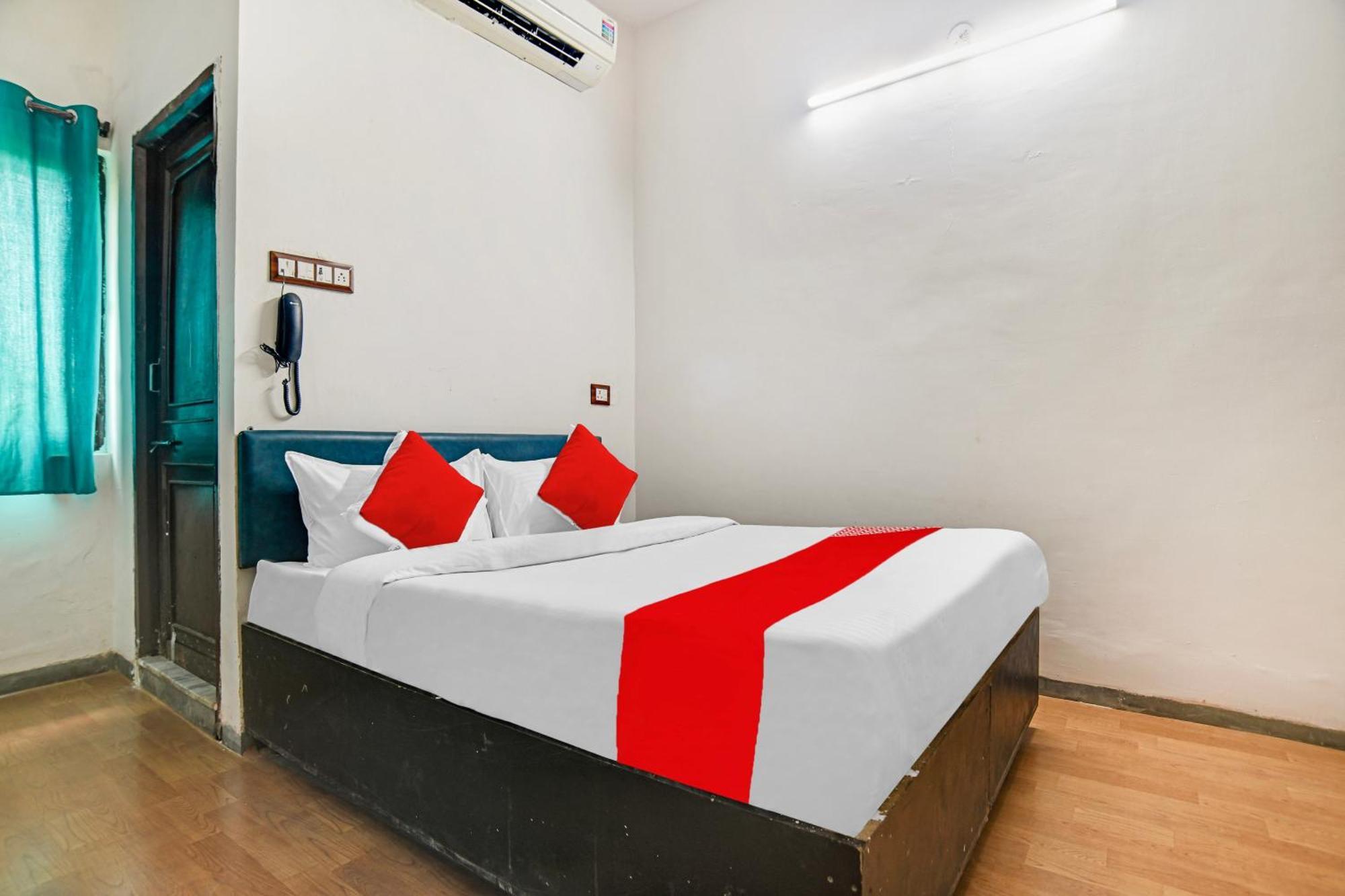 Oyo Flagship Hotel Shree United Indaur Kültér fotó